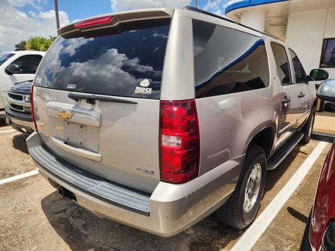 Used 2009 Chevrolet Suburban LS RWD image 5