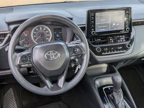 Used 2022 Toyota Corolla LE image 10
