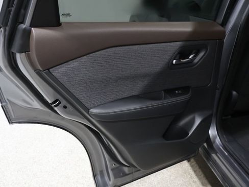 Used 2023 Nissan Rogue SV image 19