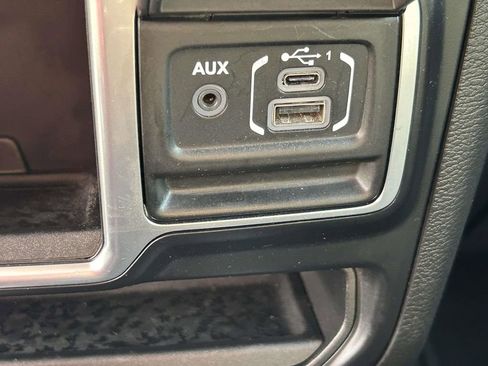 Used 2020 Jeep Wrangler Sport AWD/4WD image 22