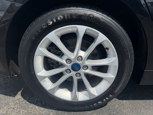Used 2019 Ford Fusion SE FWD image 3