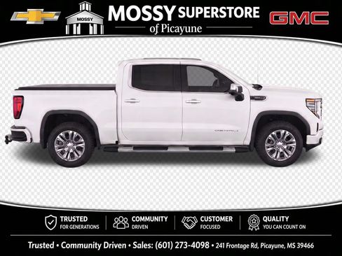 Used 2024 GMC Sierra 1500 Denali w/ Technology Package AWD/4WD image 10