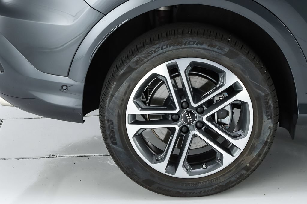 Used 2025 Audi Q5 Premium AWD/4WD image 59