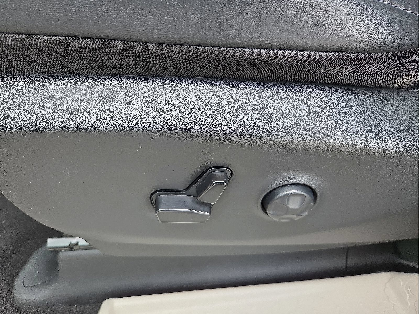 Used 2023 Chrysler Pacifica Touring-L FWD image 14