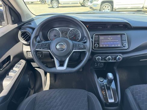 Used 2021 Nissan Kicks S image 22