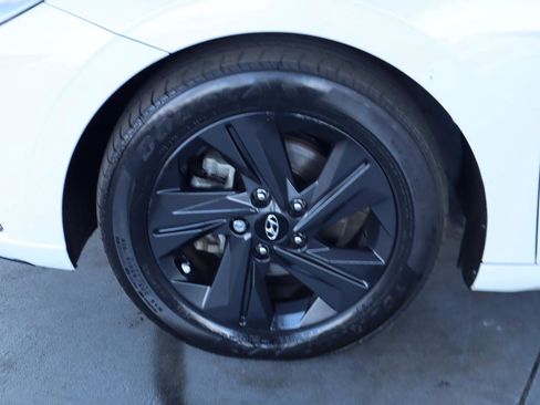 Used 2021 Hyundai Elantra SEL FWD image 12