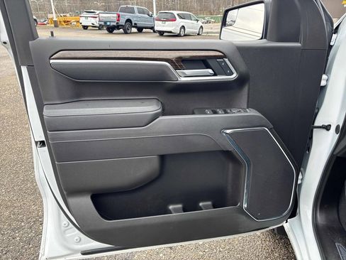 Used 2025 GMC Sierra 1500 Elevation image 9