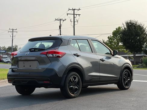Used 2020 Nissan Kicks S FWD image 5