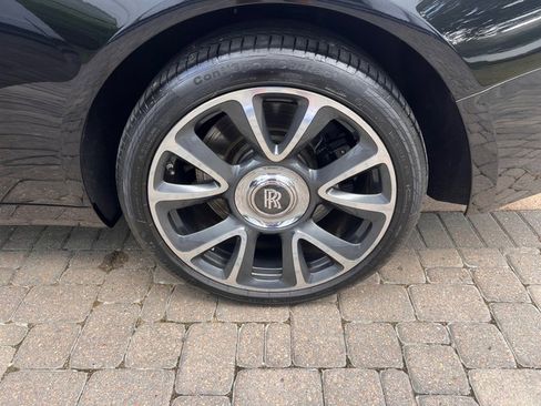 Used 2019 Rolls-Royce Wraith image 33