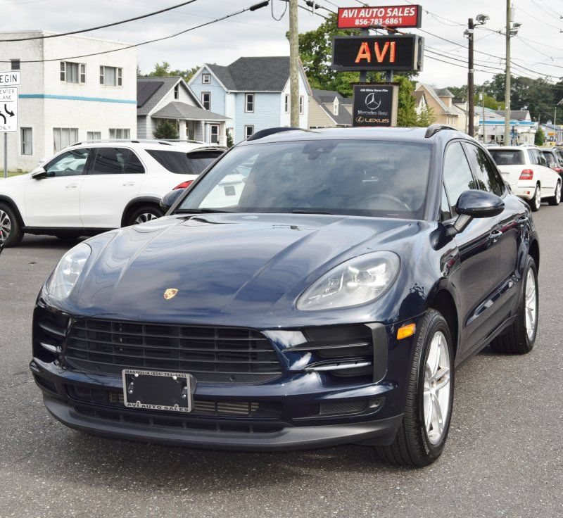 Used 2019 Porsche Macan AWD/4WD image 2