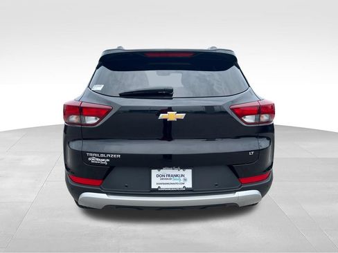 Used 2023 Chevrolet TrailBlazer LT w/ Convenience Package FWD image 4