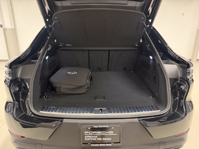 Certified 2026 Porsche Cayenne E-Hybrid Coupe AWD/4WD image 14