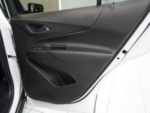 Used 2018 Chevrolet Equinox LT FWD image 29