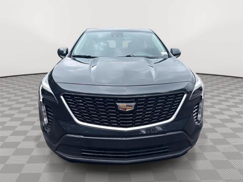 Used 2023 Cadillac XT4 Luxury FWD image 3