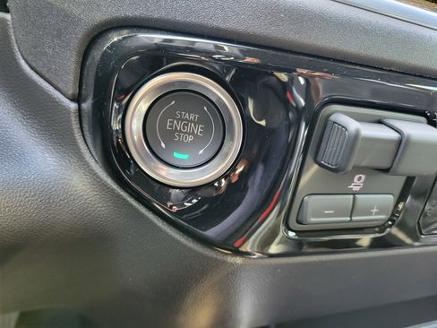 Used 2026 Chevrolet Silverado 1500 LT Trail Boss w/ Convenience Package II image 23