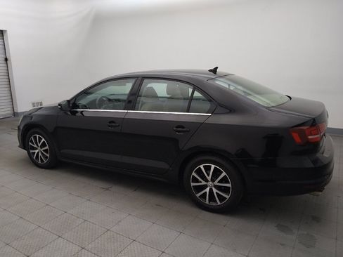 Used 2017 Volkswagen Jetta SE FWD image 3