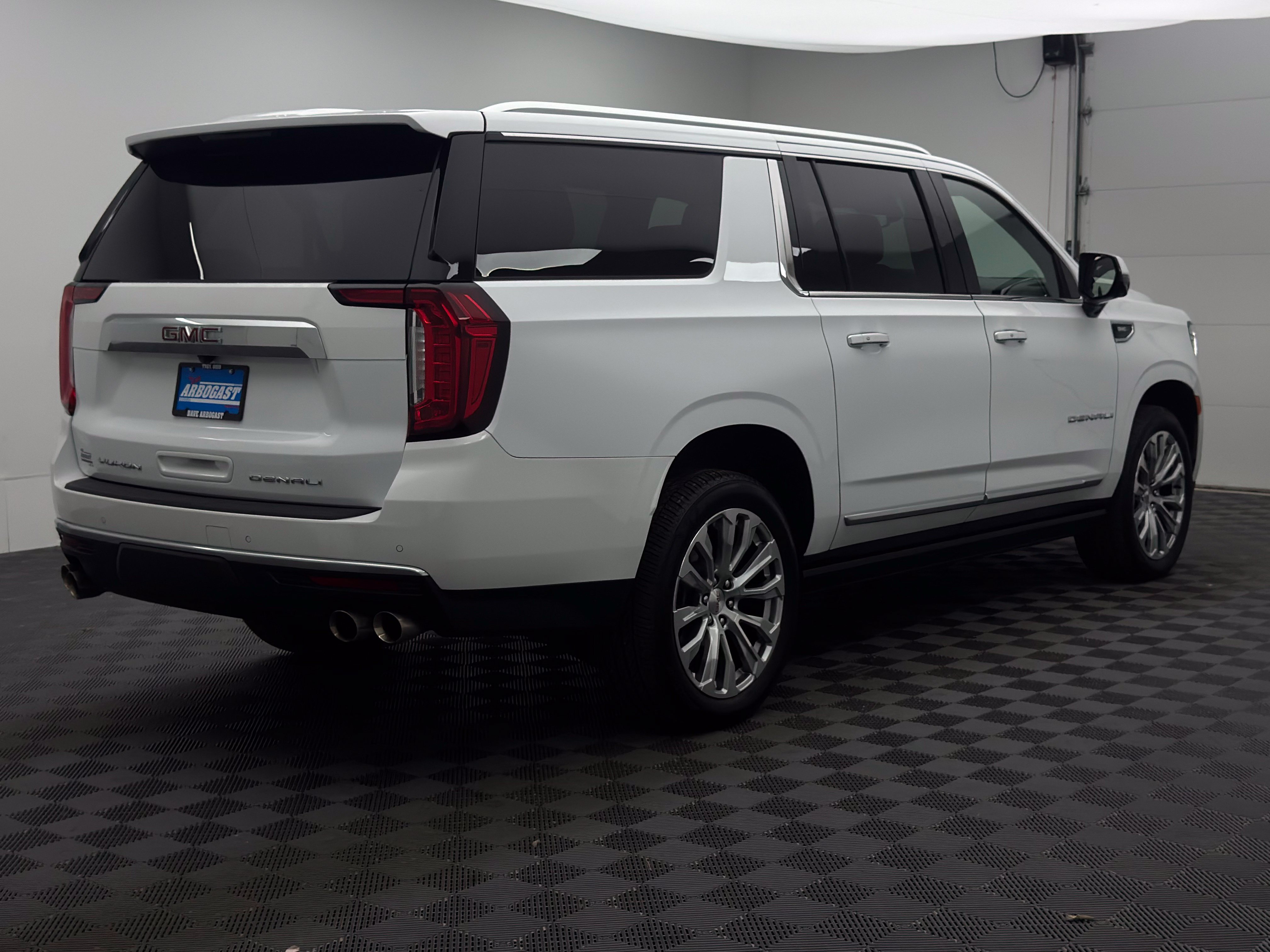Used 2024 GMC Yukon XL Denali w/ Max Trailering Package AWD/4WD image 8