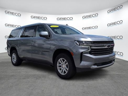 Used 2022 Chevrolet Suburban LT w/ Luxury Package image 1