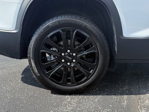 Used 2023 GMC Acadia SLT w/ Elevation Edition image 25