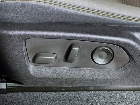 Used 2023 Chevrolet Colorado ZR2 w/ ZR2 Convenience Package III image 11