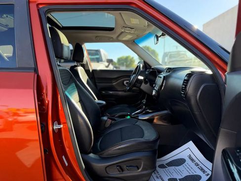 Used 2018 Kia Soul ! w/ Tech Package FWD image 34