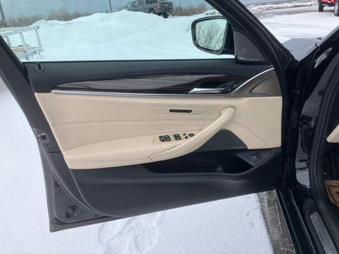 Used 2021 BMW 530i xDrive image 27