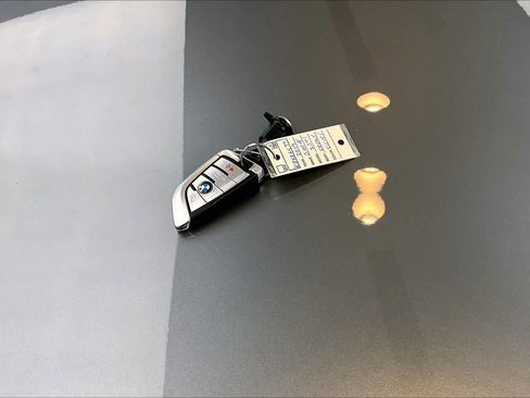 Used 2019 BMW 530i w/ Luxury Seating Package image 14