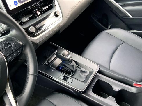Used 2026 Toyota Corolla Cross XLE FWD image 16