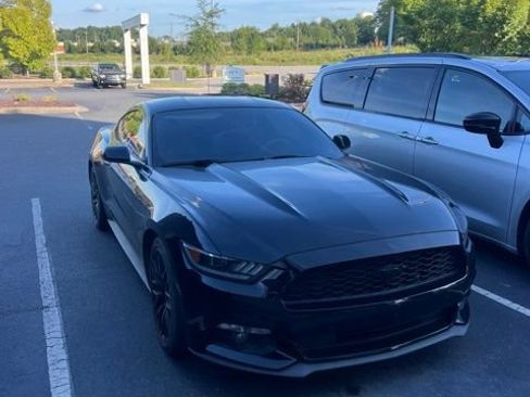 Used 2015 Ford Mustang Coupe RWD image 2