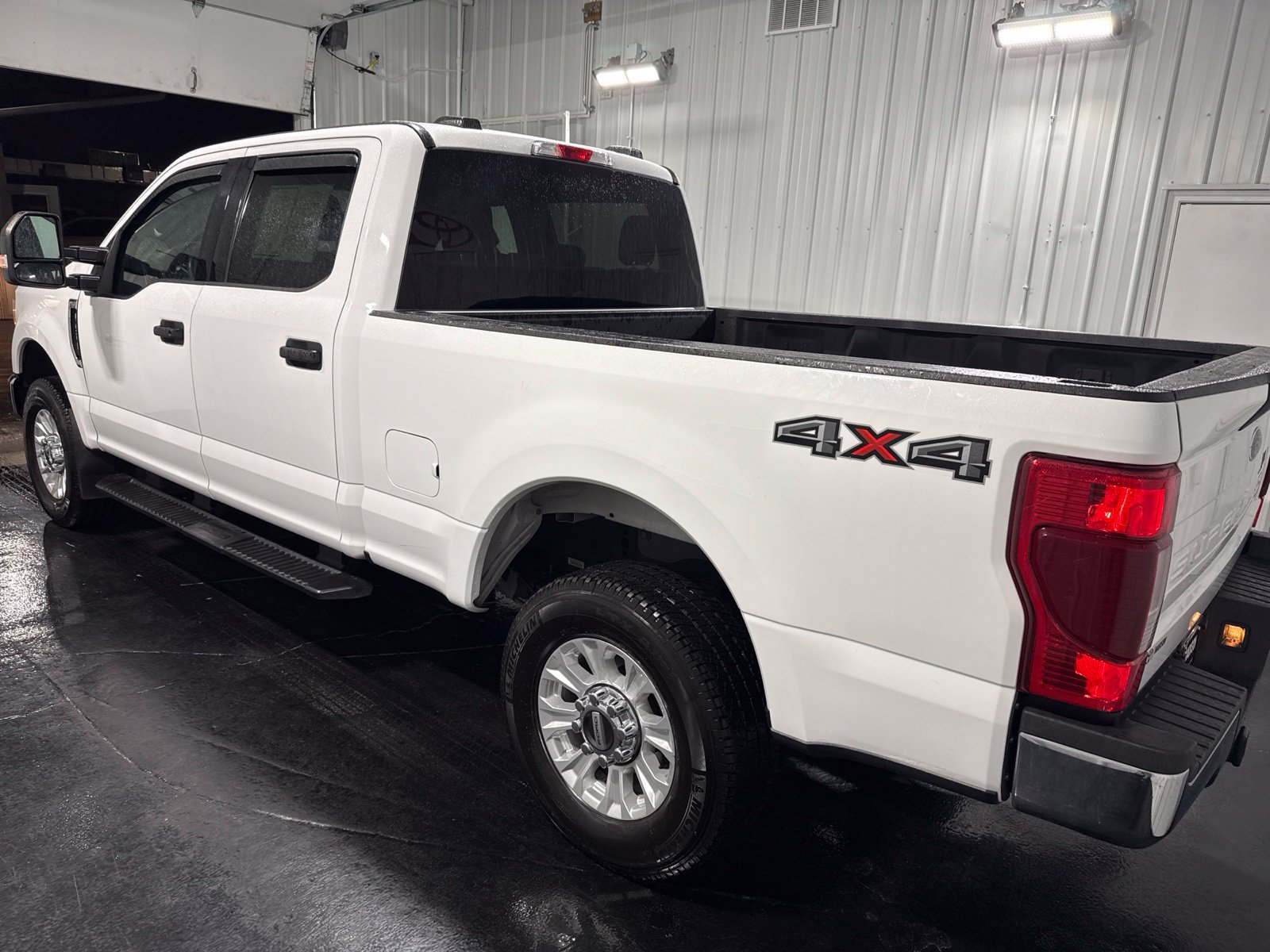 Used 2021 Ford F250 XLT AWD/4WD image 2