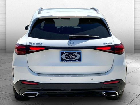 Used 2025 Mercedes-Benz GLC 300 4MATIC image 3