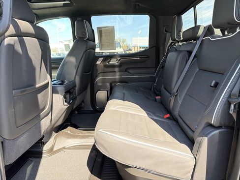Used 2024 GMC Sierra 1500 AT4X AWD/4WD image 31