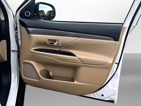 Used 2020 Mitsubishi Outlander GT image 26