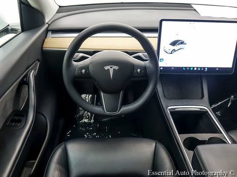 Used 2022 Tesla Model Y Long Range AWD/4WD image 14