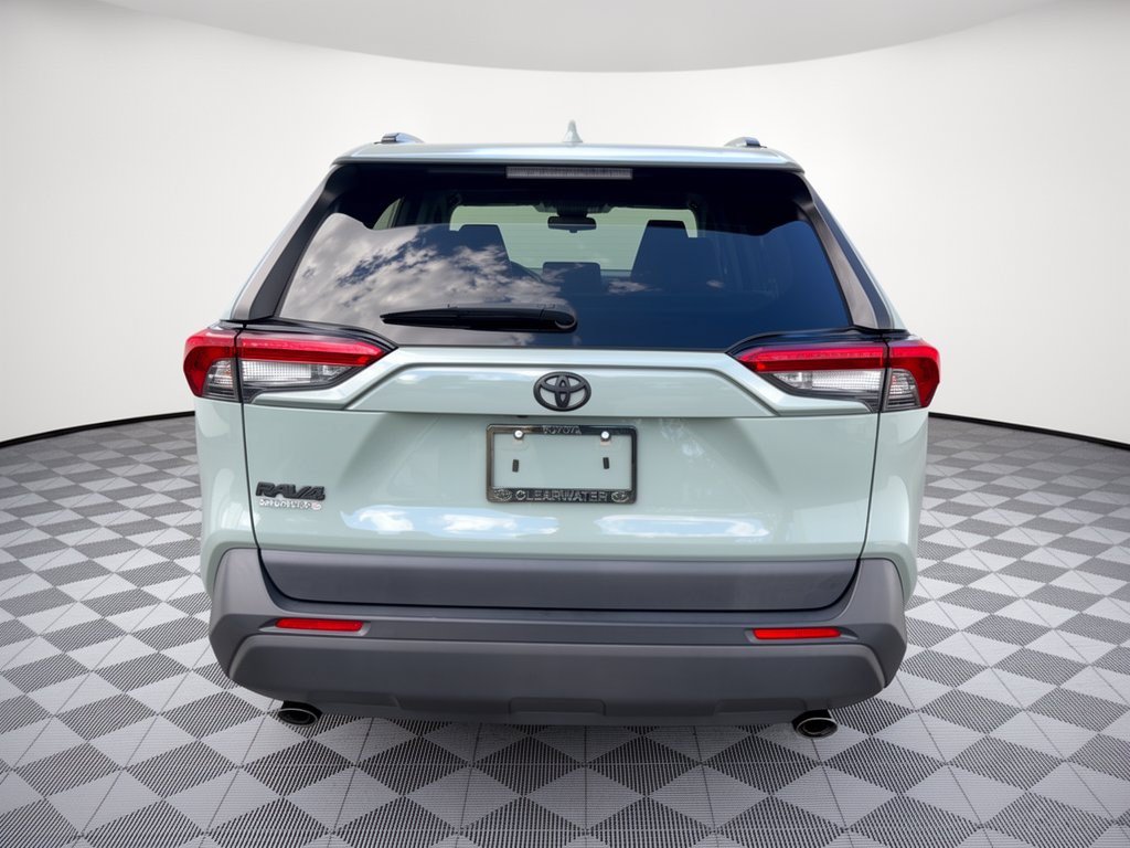 Used 2019 Toyota RAV4 XLE w/ Convenience Package FWD image 11