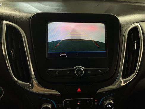 Used 2021 Chevrolet Equinox LT AWD/4WD image 4