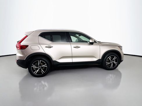 Used 2023 Volvo XC40 B5 Plus w/ Climate Package AWD/4WD image 8