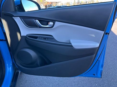 Used 2022 Hyundai Kona SEL w/ Convenience Package image 16