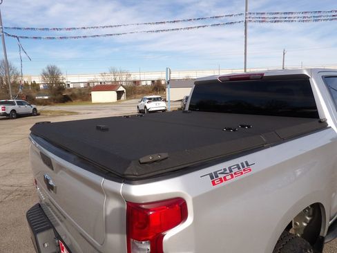 Used 2021 Chevrolet Silverado 1500 Custom Trail Boss image 12