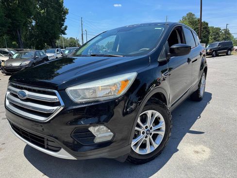 Used 2017 Ford Escape SE FWD image 4