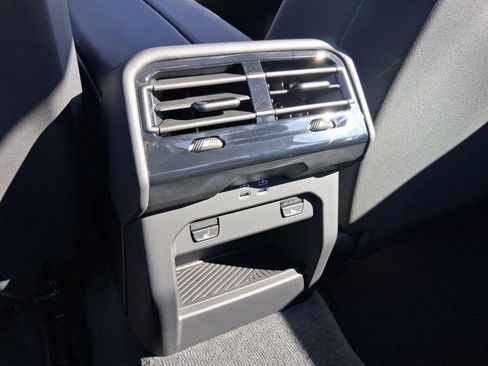 Used 2026 BMW 530i w/ Premium Package RWD image 29