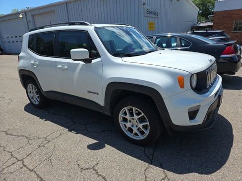 Used 2019 Jeep Renegade Latitude AWD/4WD image 2