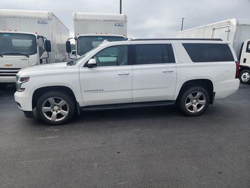 Used 2018 Chevrolet Suburban LT AWD/4WD image 2