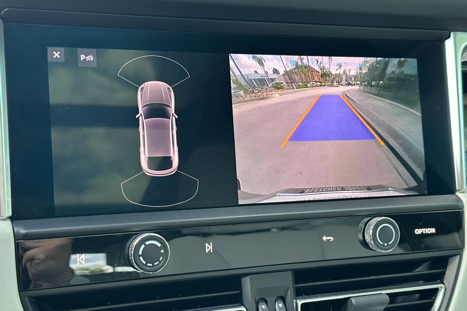 Certified 2023 Porsche Macan AWD/4WD image 20