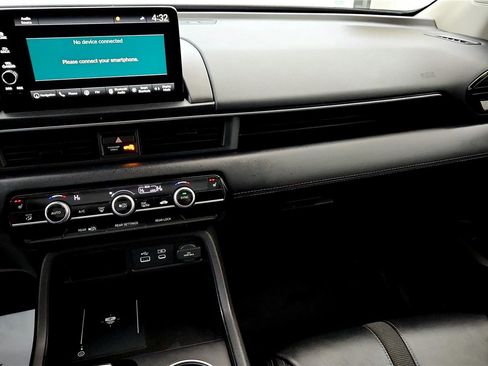 Used 2023 Honda Pilot Touring image 31