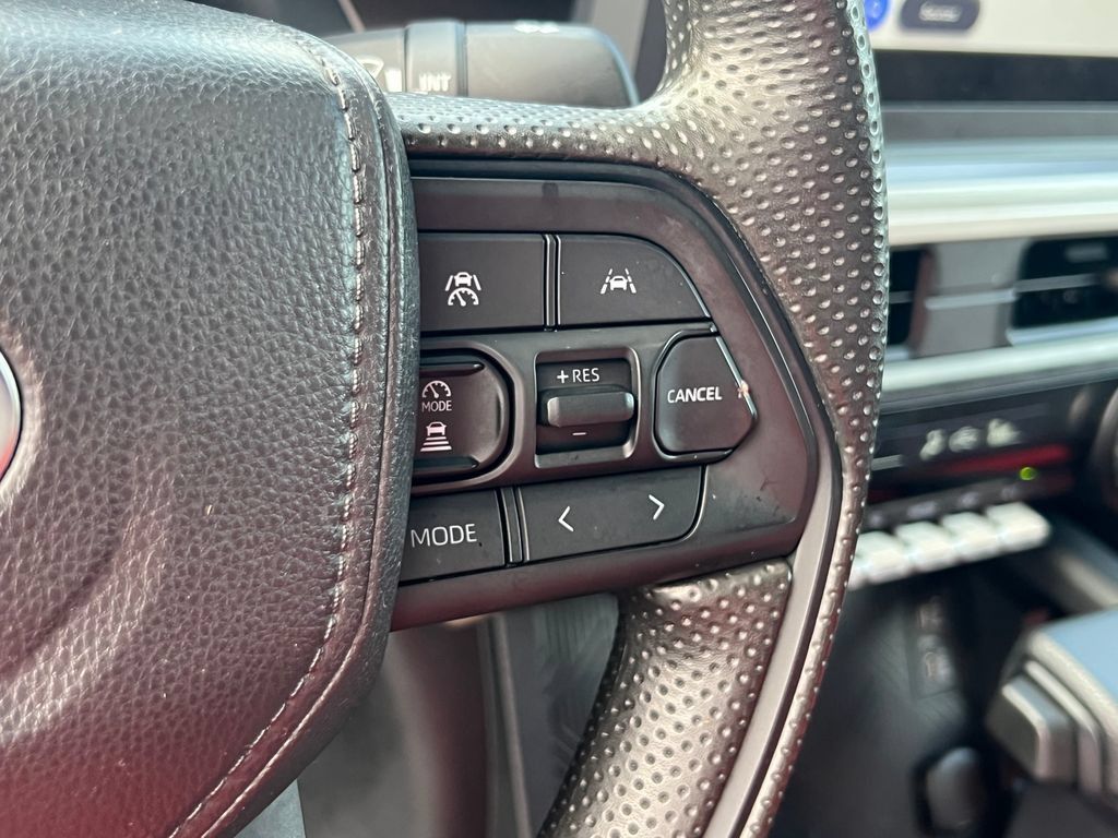 Used 2024 Toyota Tacoma SR5 AWD/4WD image 25