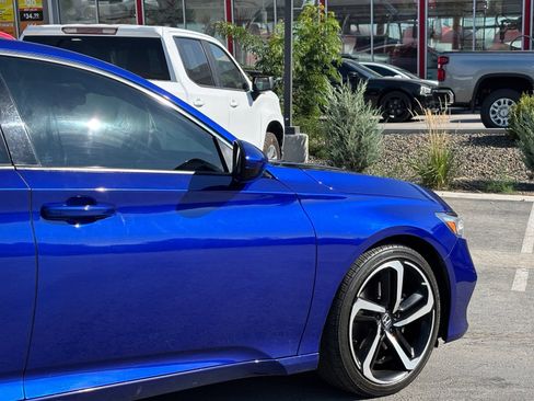 Used 2020 Honda Accord Sport image 3