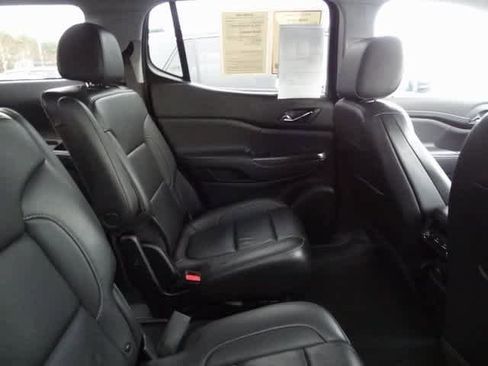 Used 2023 GMC Acadia SLT image 9