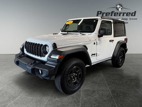 Used 2025 Jeep Wrangler Sport AWD/4WD image 11
