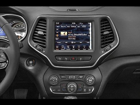 Used 2023 Jeep Cherokee Altitude Lux image 52